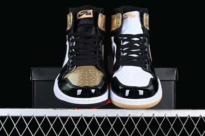 All categories Air Jordan Jordan series basketball shoes Air Jordan 1 High Air Jordan 1 Retro High "ComplexCon" AJ1 Joe 1 Black Gold Mandarin Duck 861428-001
